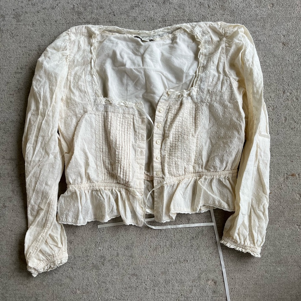 American Eagle Swiss dot peasant blouse cream tan boho bohemian top